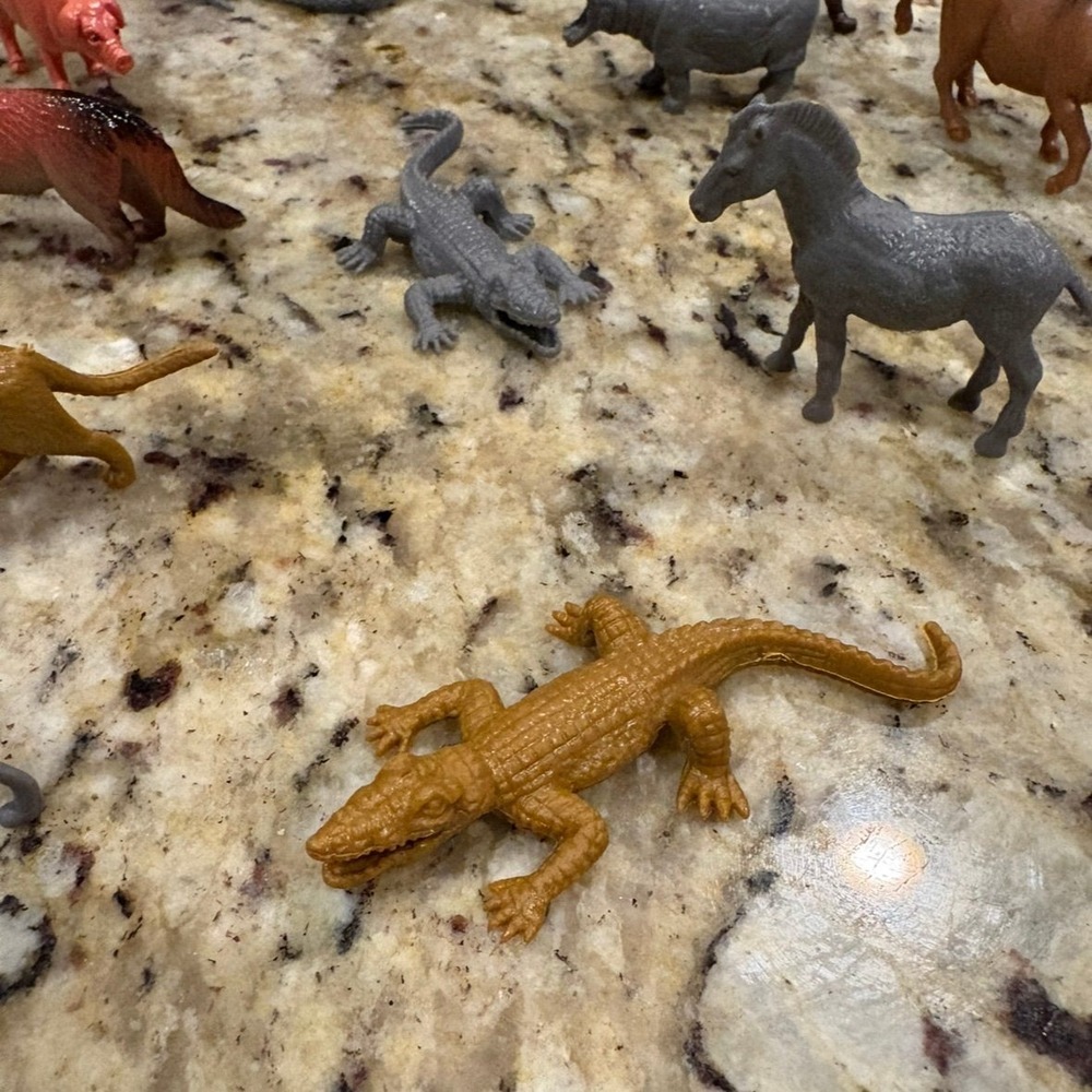 25 Mini Farm Animal Figurines Realistic Figures Educational Toys for Toddlers Ca - Picture 3 of 8